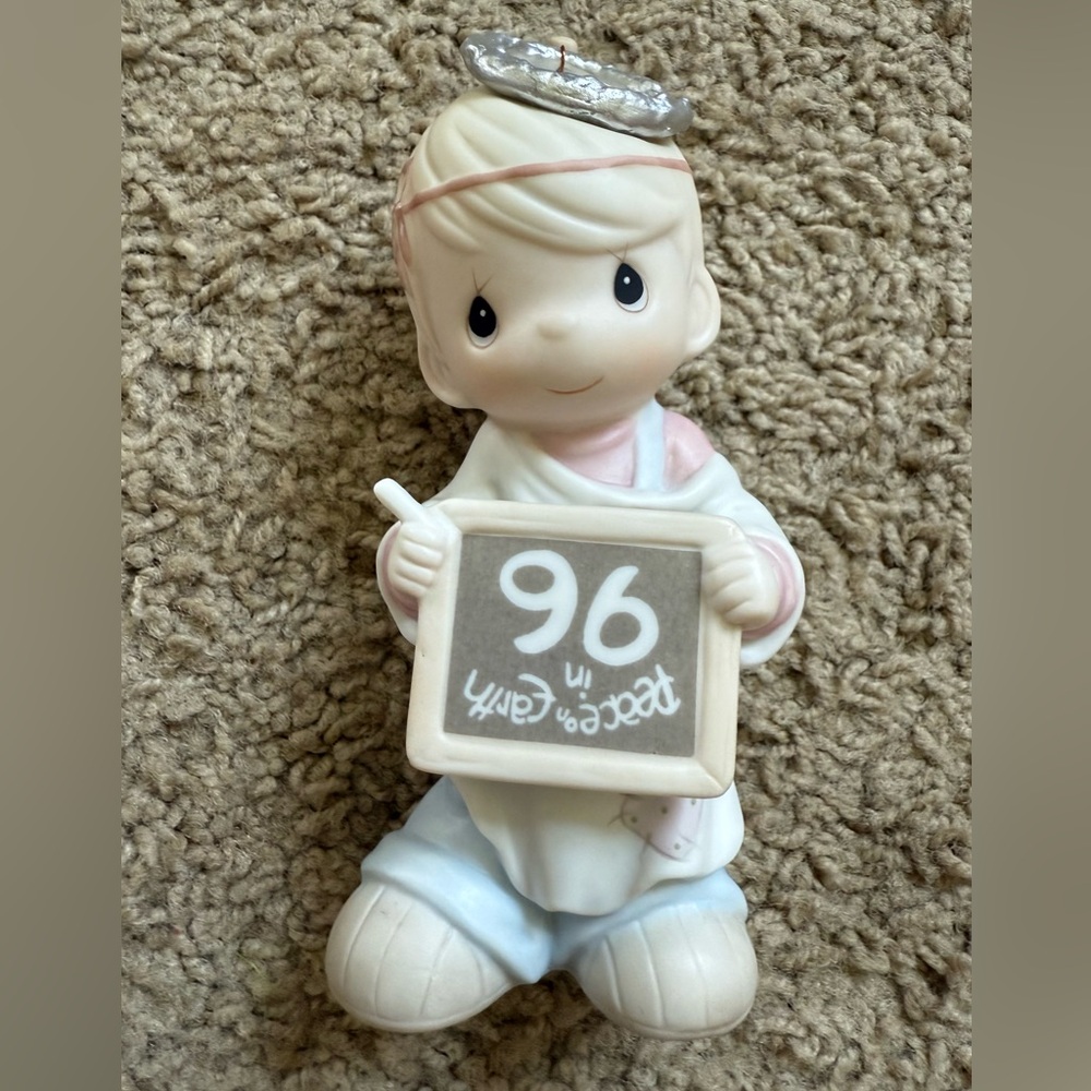 🎀3/$25🎀 Precious Moments, Peace On Earth…..Anyway